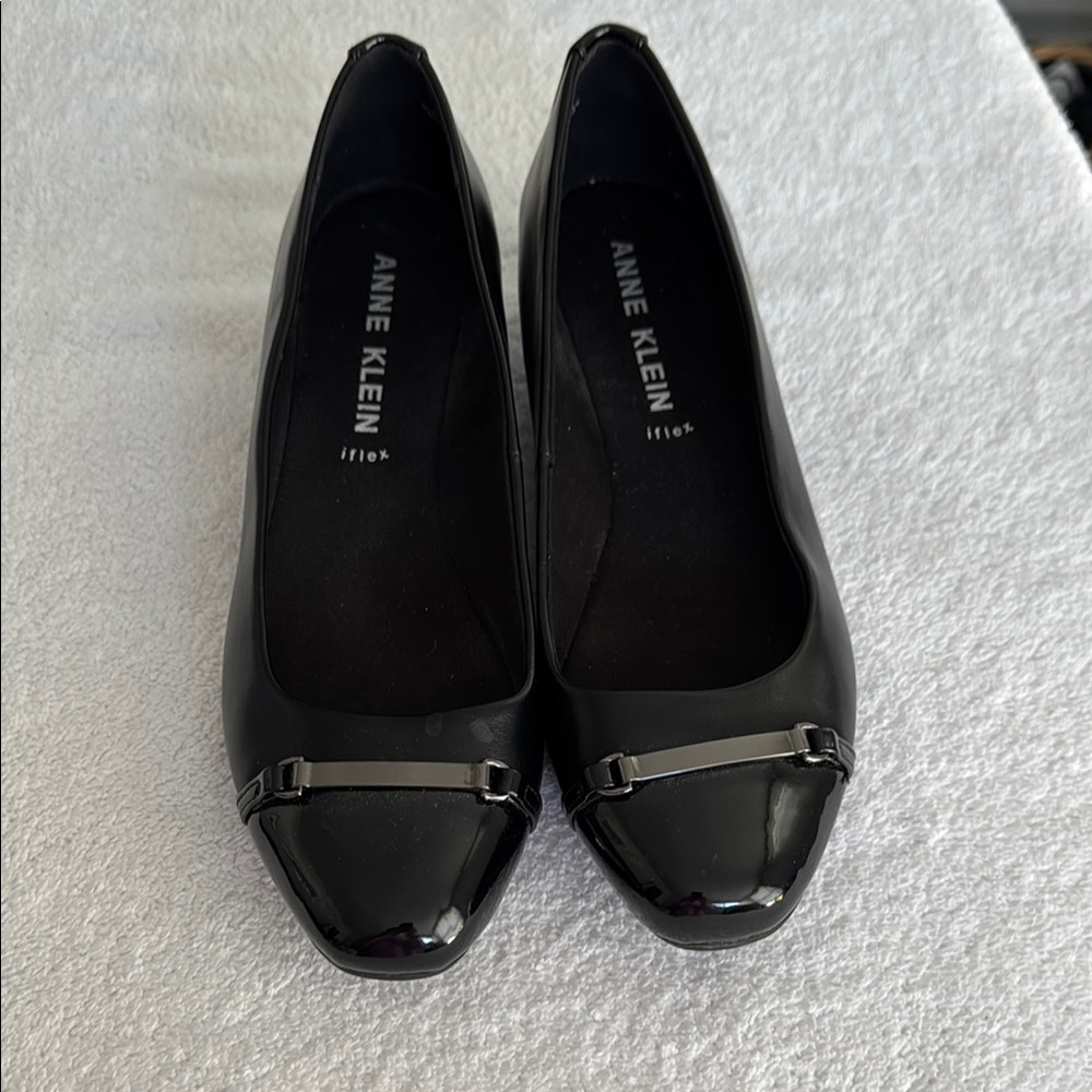 Anne Klein Women's Black Flats